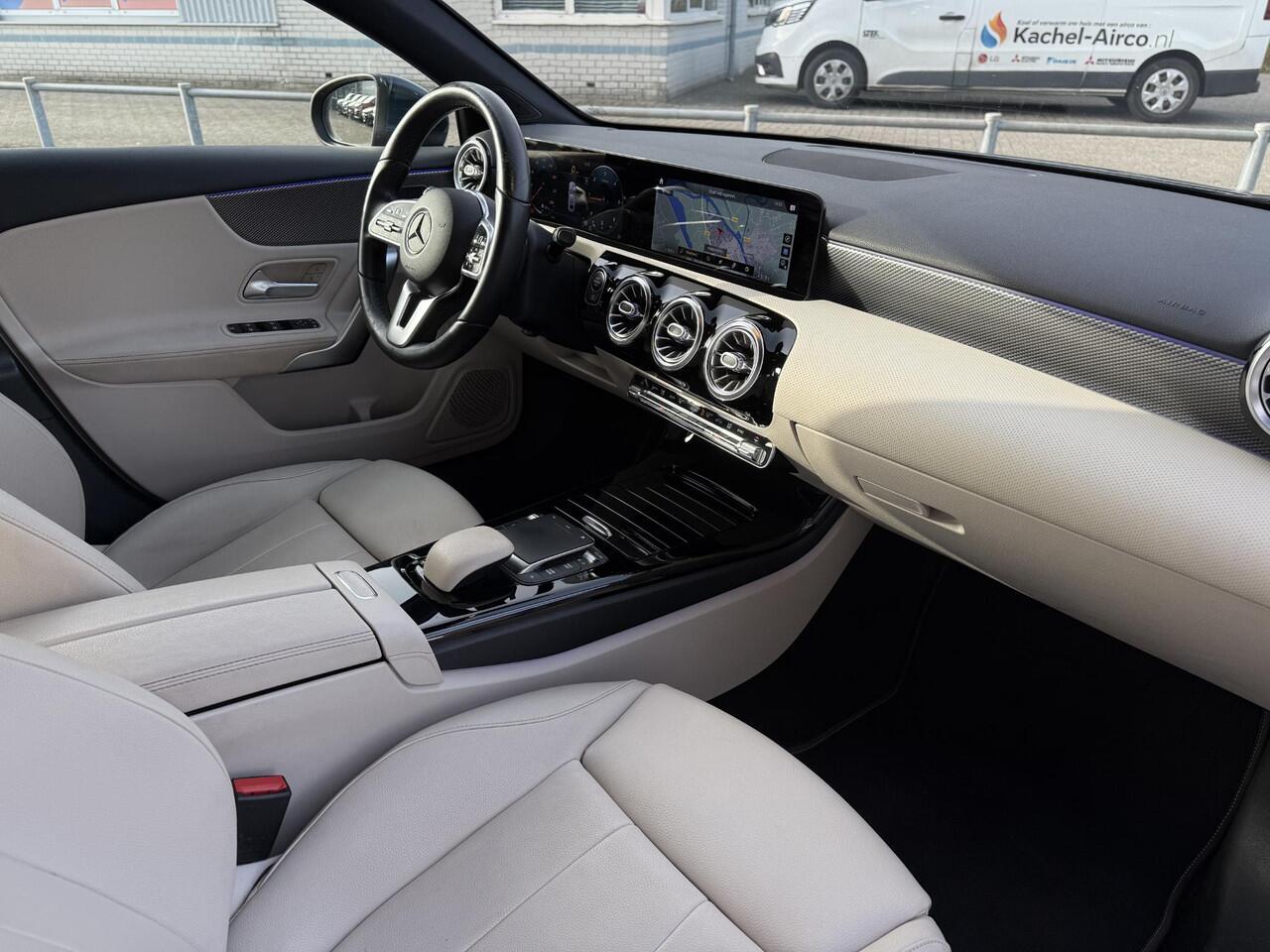 Mercedes-Benz A-KLASSE Aut. 180d Business Sol. Luxury Line | Navi | Camera | Sfeer Verlichting |