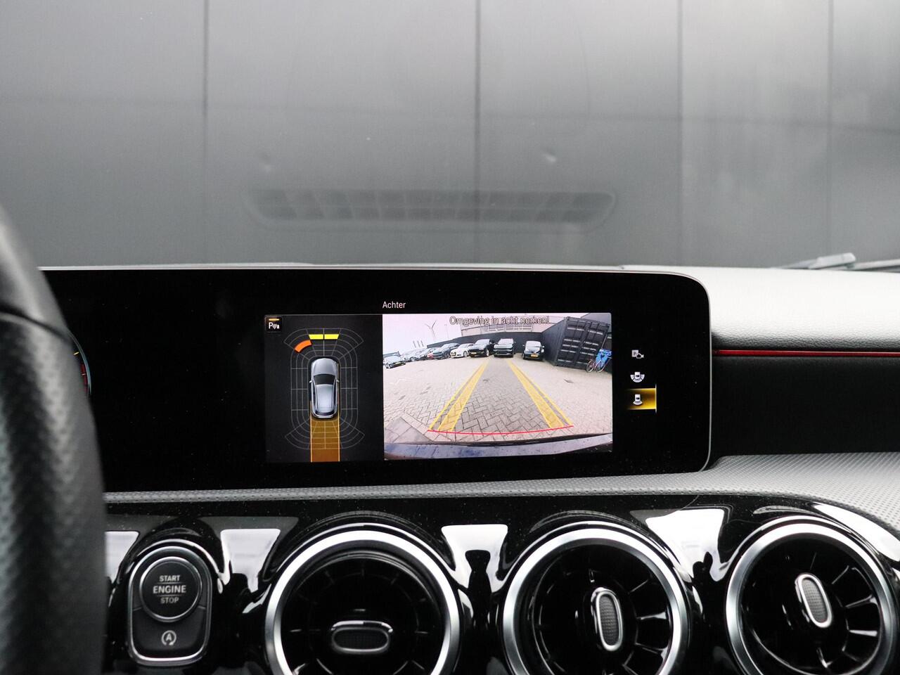 Mercedes-Benz A-KLASSE 160 | AMG LINE | SPORTSTOELEN | CAMERA | APPLE CARPLAY | CRUISE | NAVI | STOELVERW. |