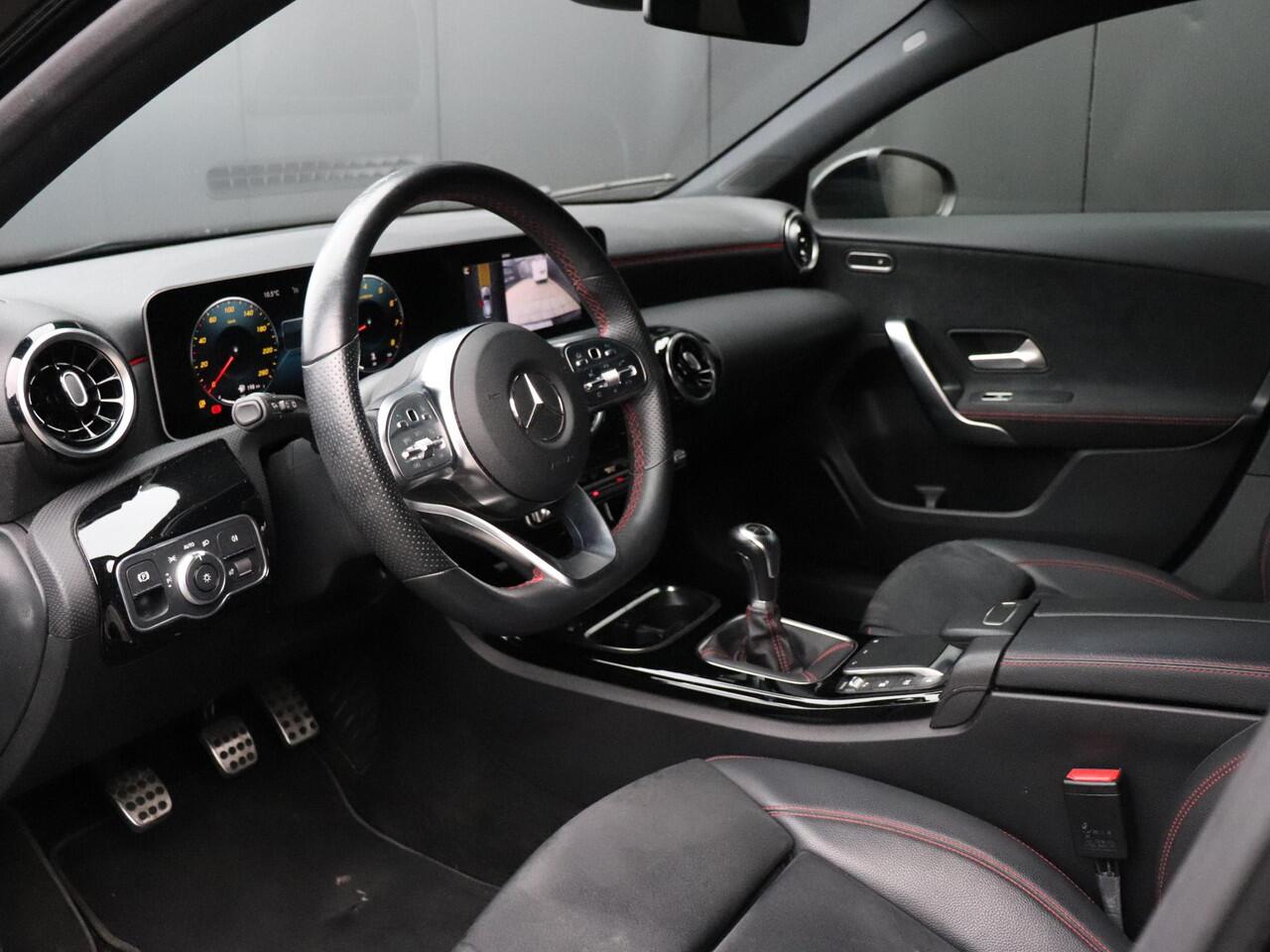 Mercedes-Benz A-KLASSE 160 | AMG LINE | SPORTSTOELEN | CAMERA | APPLE CARPLAY | CRUISE | NAVI | STOELVERW. |
