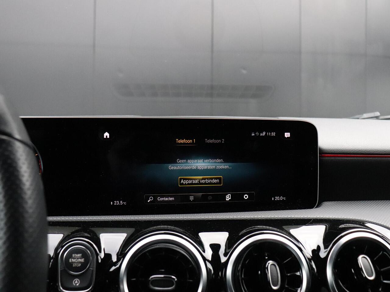 Mercedes-Benz A-KLASSE 160 | AMG LINE | SPORTSTOELEN | CAMERA | APPLE CARPLAY | CRUISE | NAVI | STOELVERW. |