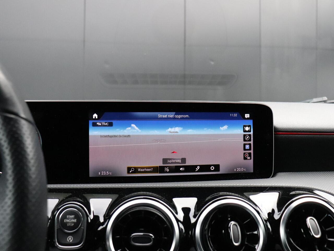 Mercedes-Benz A-KLASSE 160 | AMG LINE | SPORTSTOELEN | CAMERA | APPLE CARPLAY | CRUISE | NAVI | STOELVERW. |