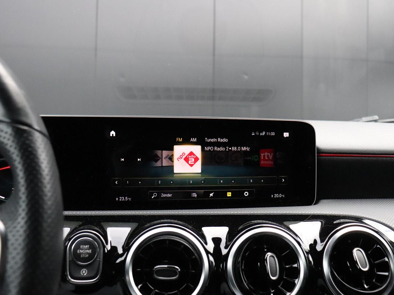 Mercedes-Benz A-KLASSE 160 | AMG LINE | SPORTSTOELEN | CAMERA | APPLE CARPLAY | CRUISE | NAVI | STOELVERW. |