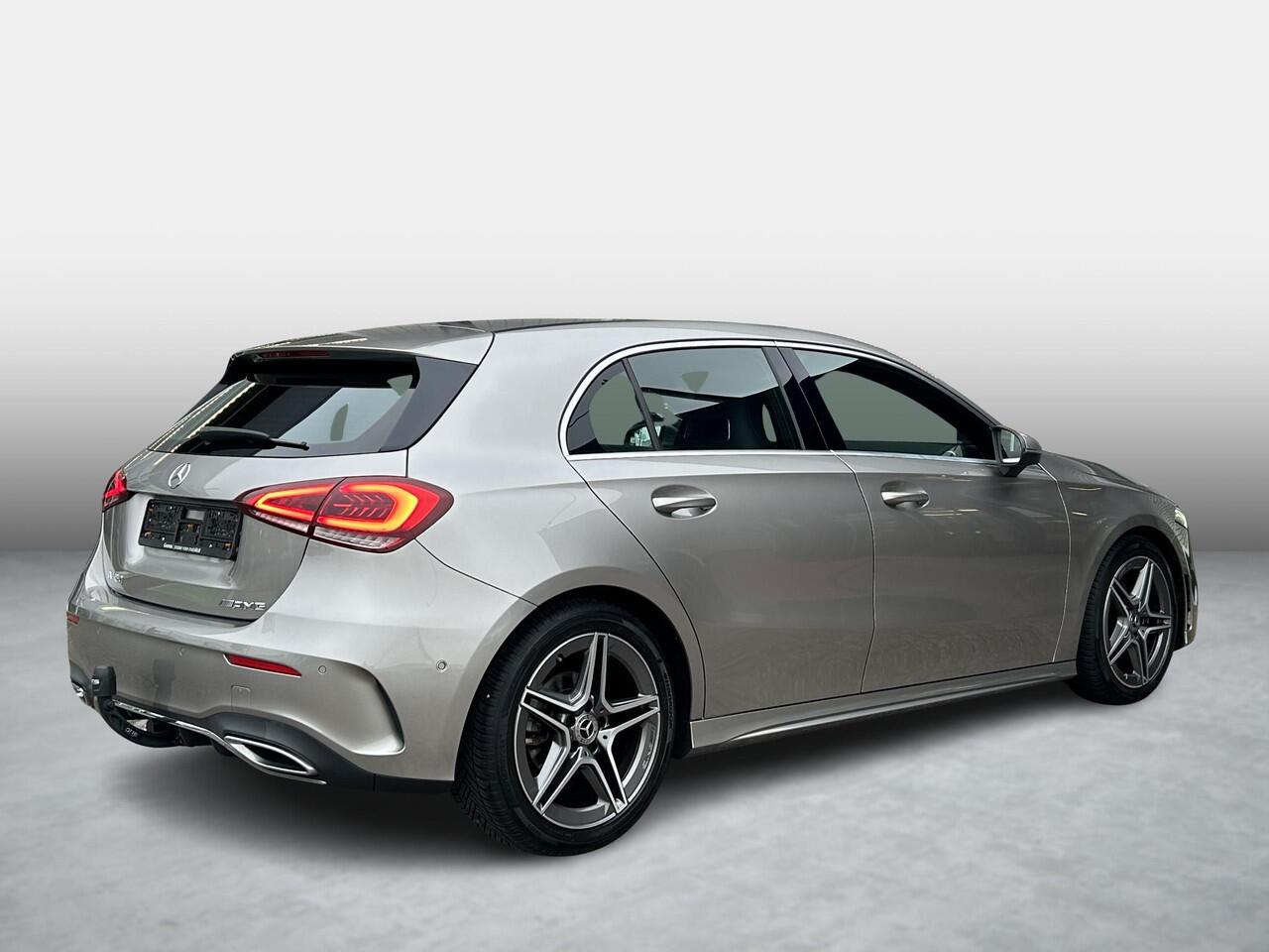 Mercedes-Benz A-KLASSE 180 Business Solution AMG | Trekhaak | Cruise Control | Stoelverwarming