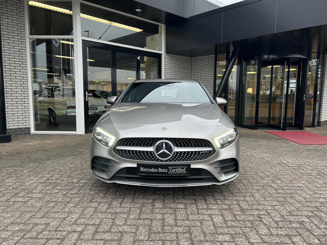 Mercedes-Benz A-KLASSE 180 Business Solution AMG | Trekhaak | Cruise Control | Stoelverwarming