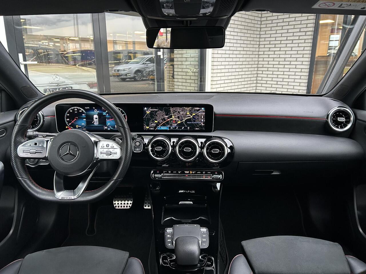 Mercedes-Benz A-KLASSE 180 Business Solution AMG | Trekhaak | Cruise Control | Stoelverwarming