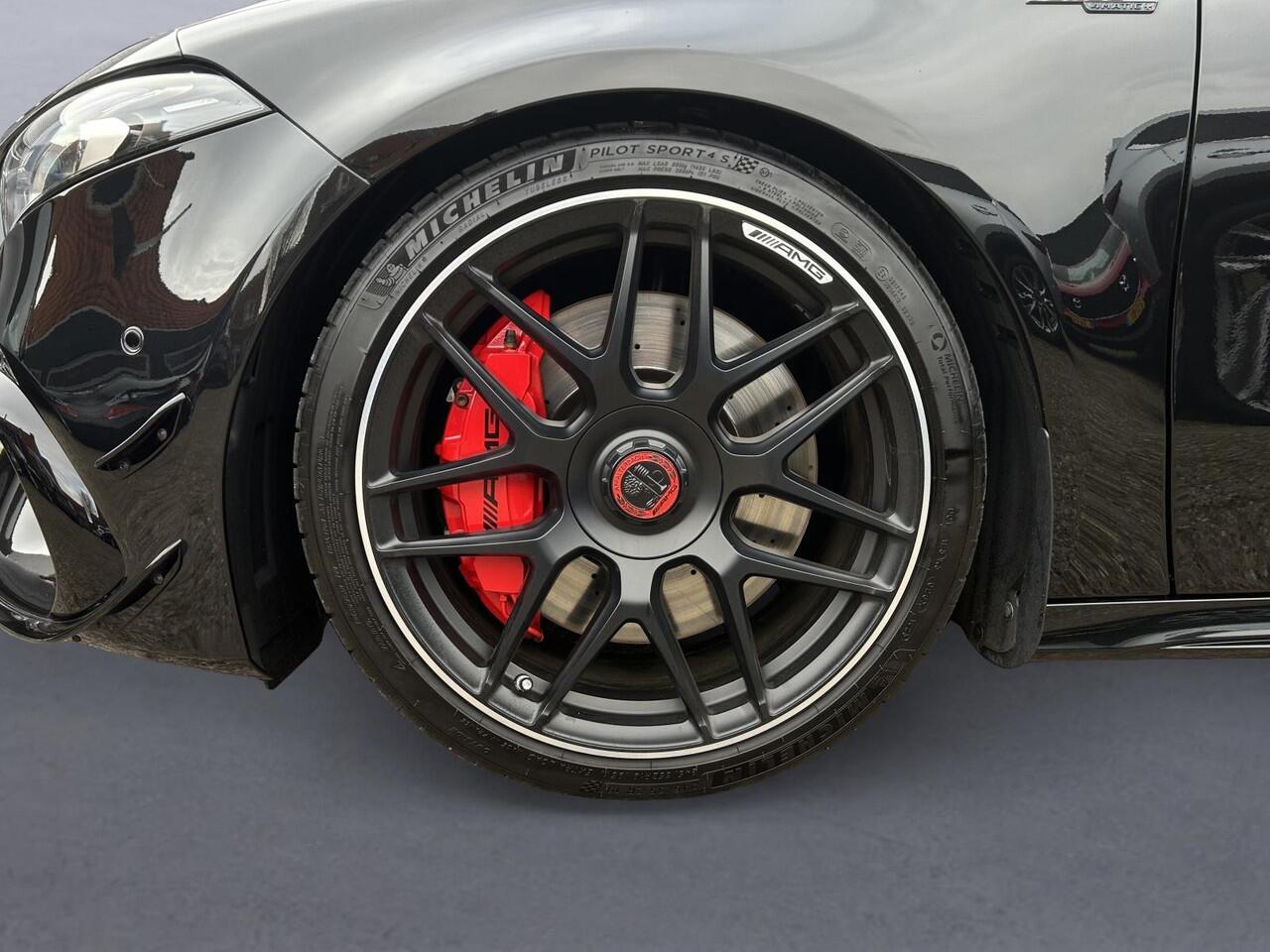 Mercedes-Benz A-KLASSE AMG 45 S 4MATIC+ Premium Plus Yellow Ed. /AMG Aero Package/Armaspeed carbon intake/Panoramadak/Elektr. schaalstoelen +mem/Camera achter/Adapt. onderstel/ Adapt.cruise/Uitlaat klepsyst./Burmester Sound/Custom Software ER Performance (MET GARANTIE*)