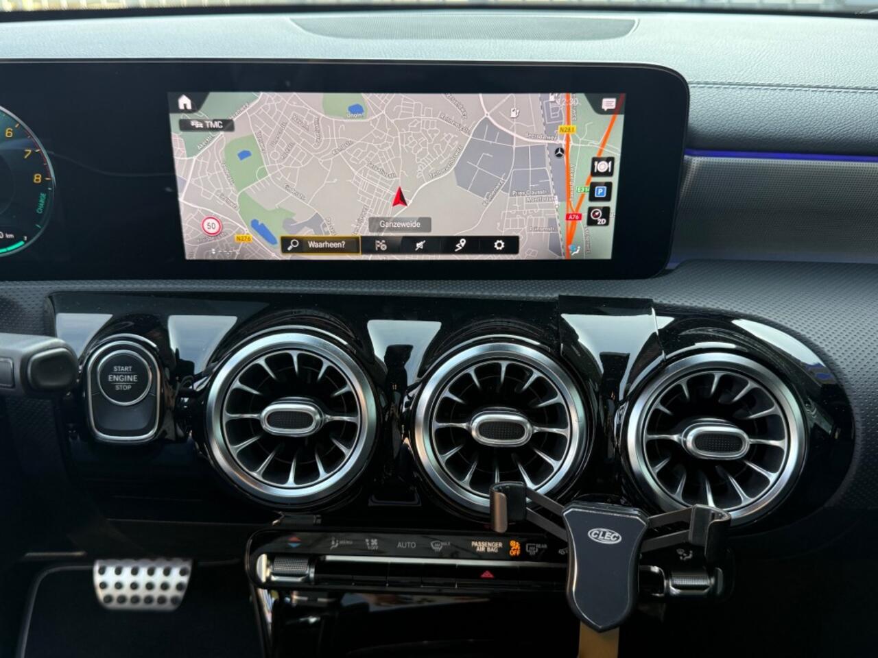 Mercedes-Benz A-KLASSE A250e Business Solution AMG Panoramadak Sfeer