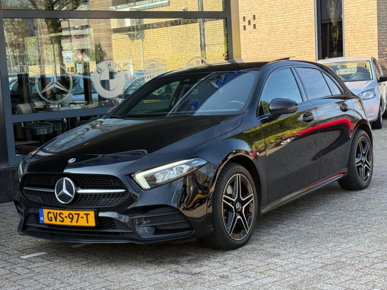 Mercedes-Benz A-KLASSE A250e Business Solution AMG Panoramadak Sfeer