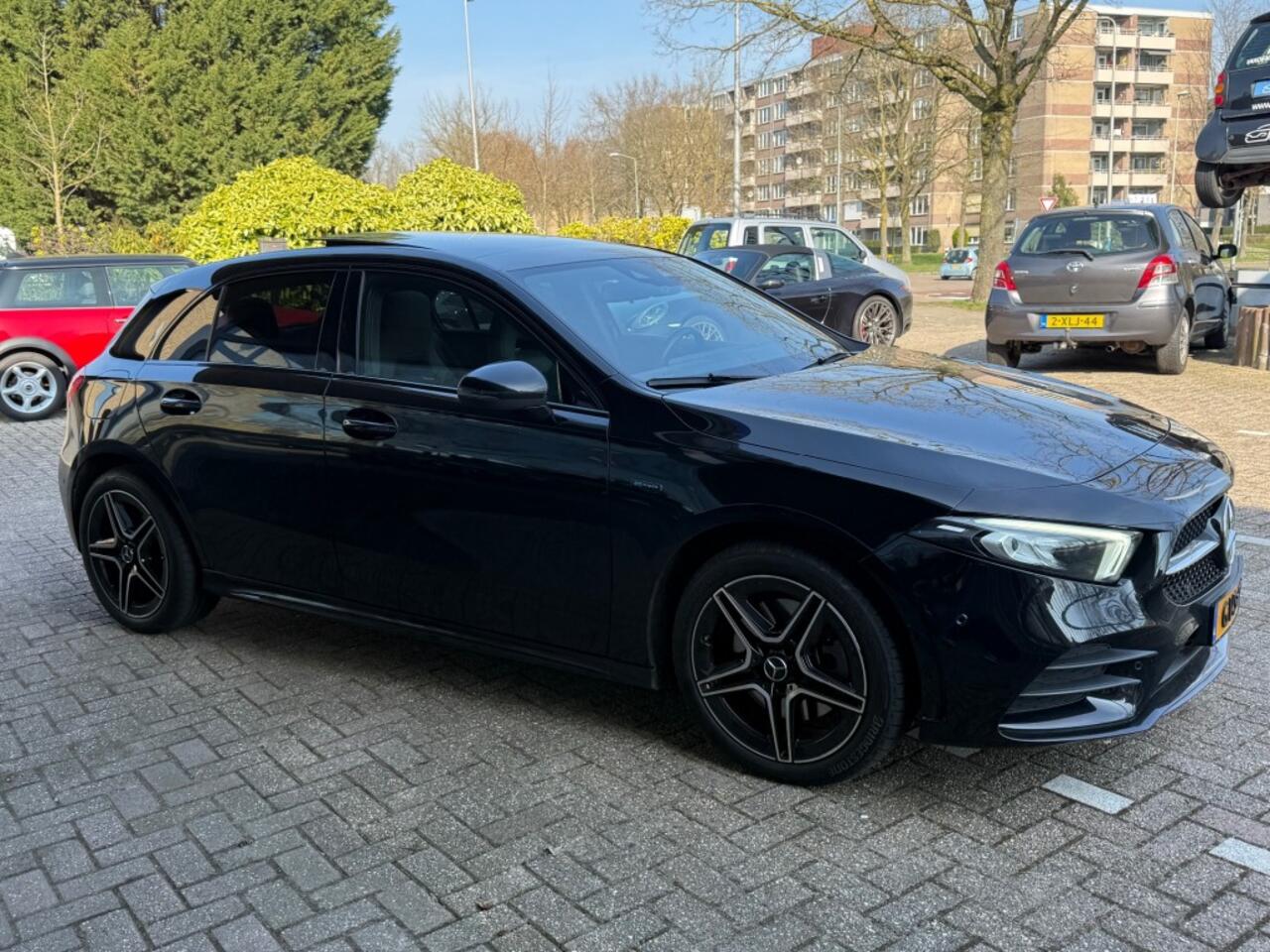 Mercedes-Benz A-KLASSE A250e Business Solution AMG Panoramadak Sfeer