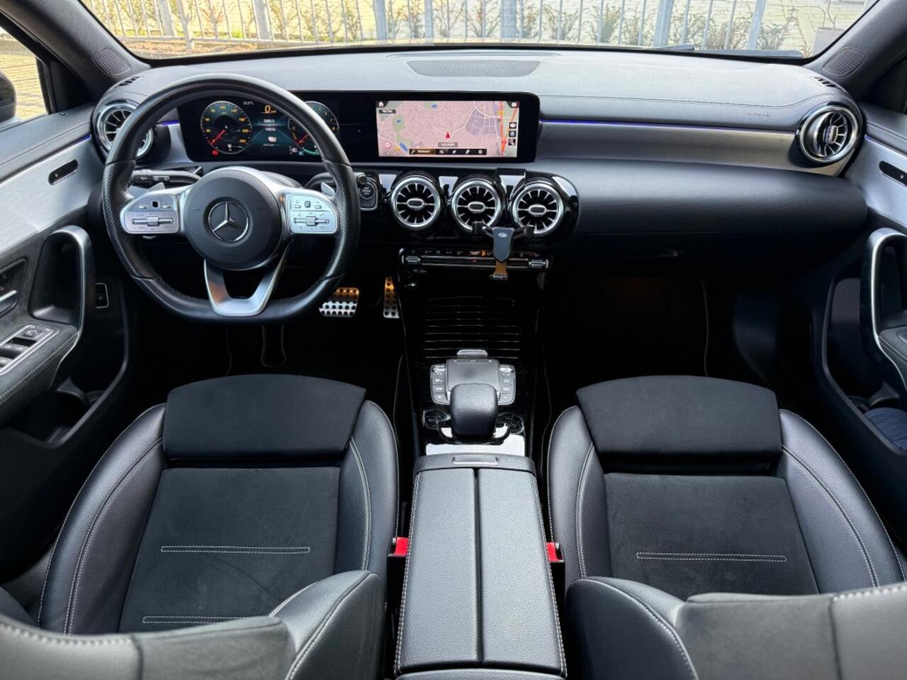 Mercedes-Benz A-KLASSE A250e Business Solution AMG Panoramadak Sfeer