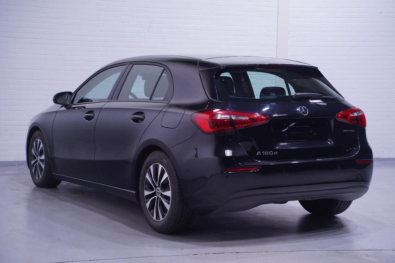 Mercedes-Benz A-KLASSE 180d Design Navi Camera Stoelverwarming PDC v+a