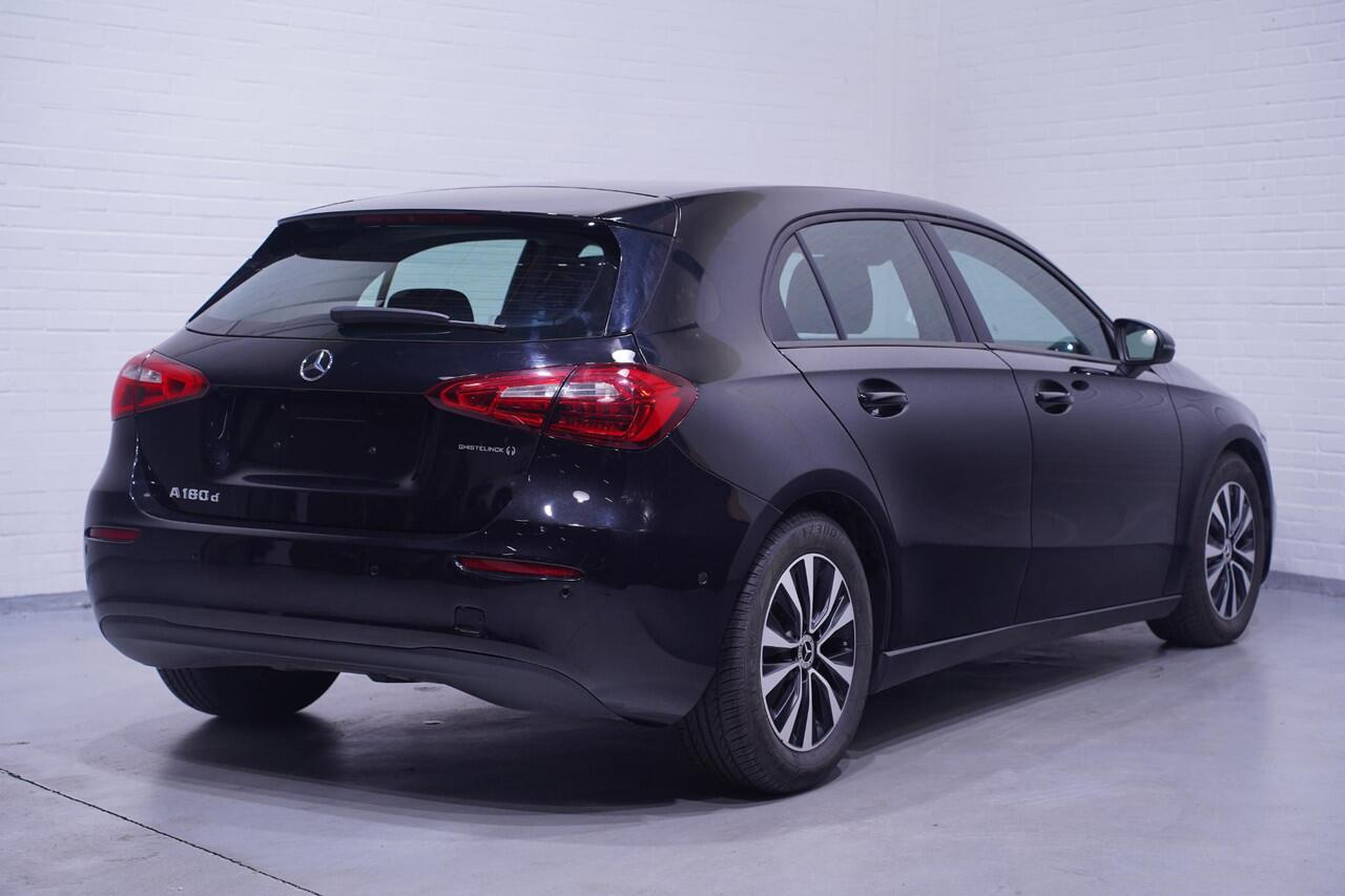 Mercedes-Benz A-KLASSE 180d Design Navi Camera Stoelverwarming PDC v+a