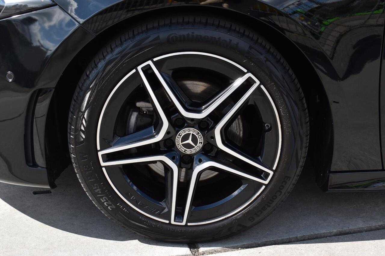 Mercedes-Benz A-KLASSE 180 Business Solution AMG | AUTOMAAT | SFEER-VERLICHTING | CAMERA | NAVI | CRUISE CONTROL | STOELVERWARMING | CLIMATE CONTROL | PDC | LMV