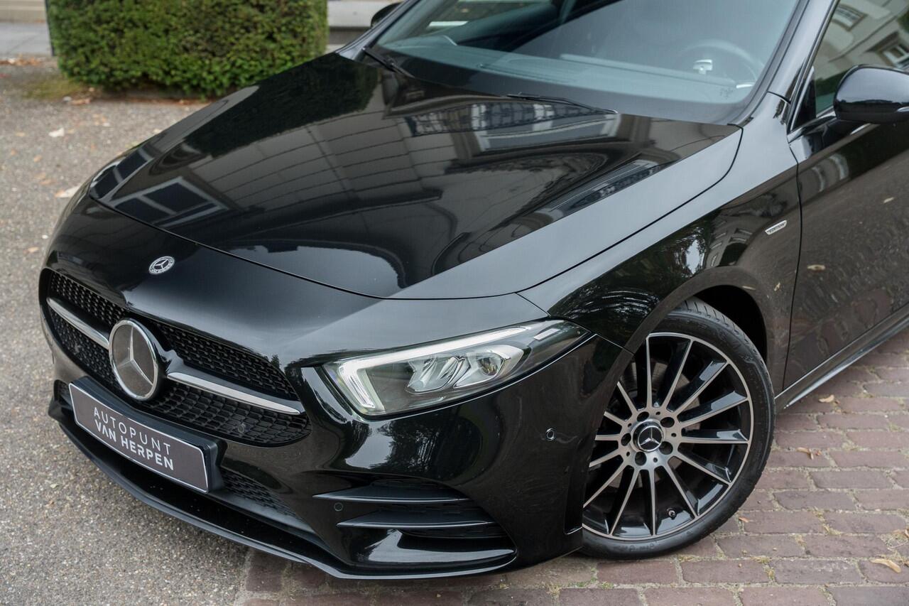 Mercedes-Benz A-KLASSE 250 AMG Edition ADAPTIVE | CARPLAY | CAMERA | AMBIANT | 19 INCH
