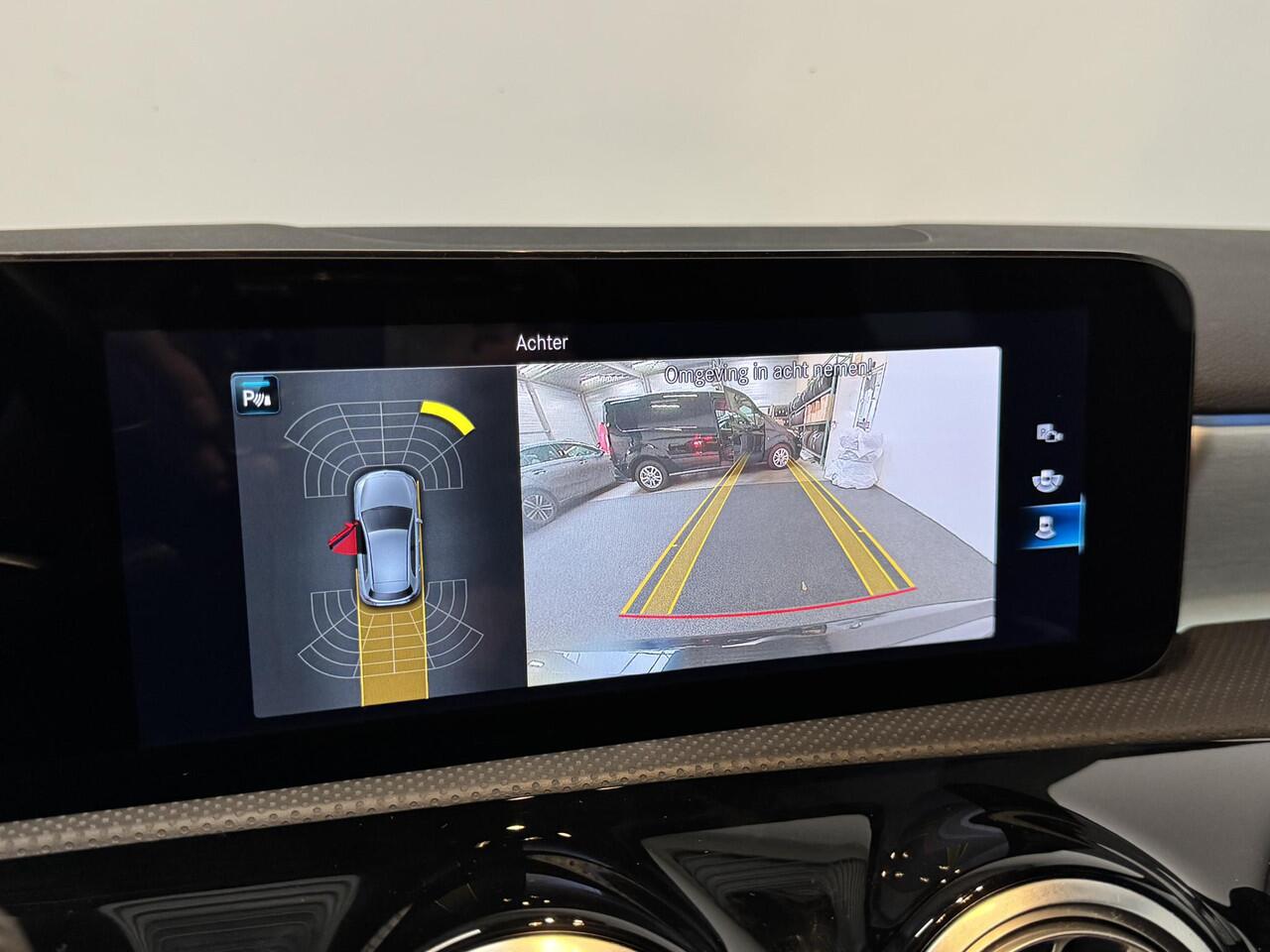 Mercedes-Benz A-KLASSE 250e PHEV AMG Line Auto. Navigatie Apple Carplay/Android Auto Camera Parkeersensoren Adaptive Cruise Control Stoelverwarming Virtual Cockpit Climate Control Lichtmetalen velgen