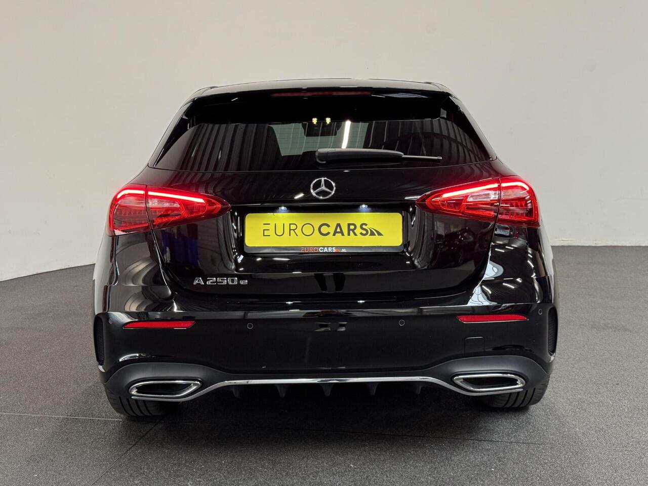 Mercedes-Benz A-KLASSE 250e PHEV AMG Line Auto. Navigatie Apple Carplay/Android Auto Camera Parkeersensoren Adaptive Cruise Control Stoelverwarming Virtual Cockpit Climate Control Lichtmetalen velgen