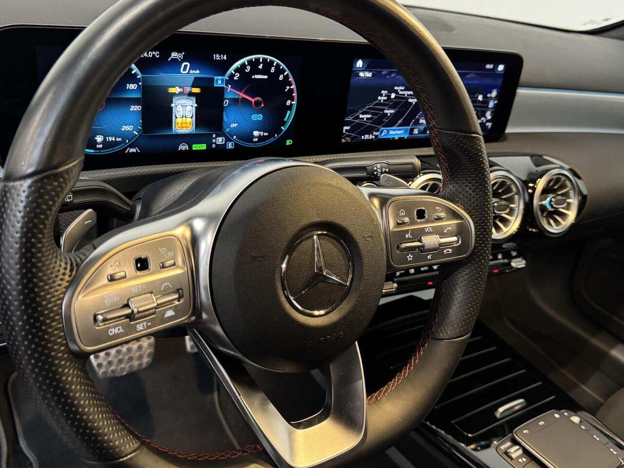 Mercedes-Benz A-KLASSE 250e PHEV AMG Line Auto. Navigatie Apple Carplay/Android Auto Camera Parkeersensoren Adaptive Cruise Control Stoelverwarming Virtual Cockpit Climate Control Lichtmetalen velgen