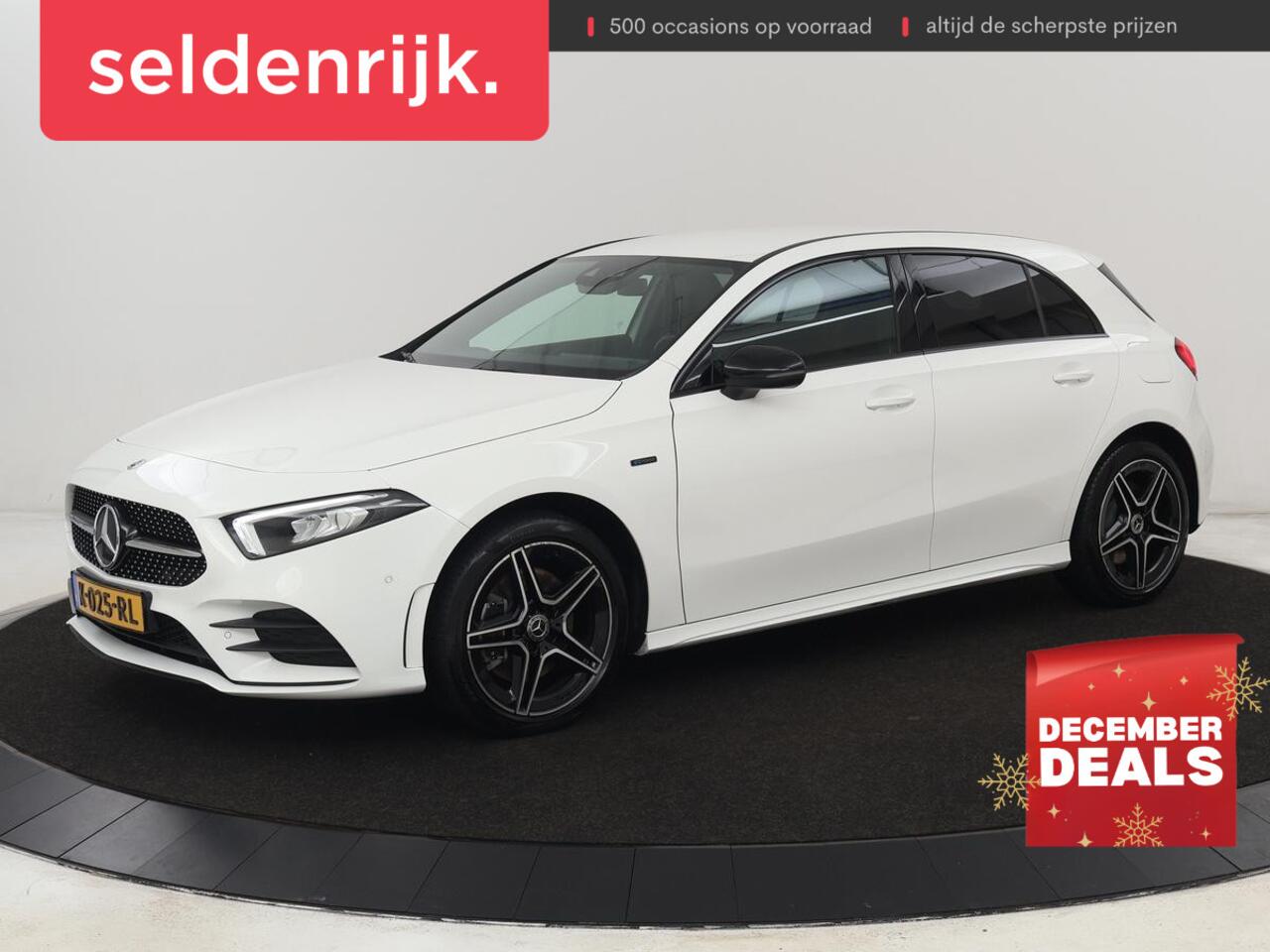 Mercedes-Benz A-KLASSE 250e AMG Limited | Stoelverwarming | Widescreen | Sfeerverlichting | Camera | Navigatie | Leder/Alcantara | Park Assist | Sportstoelen | Full LED | Climate control | PHEV | Plug In