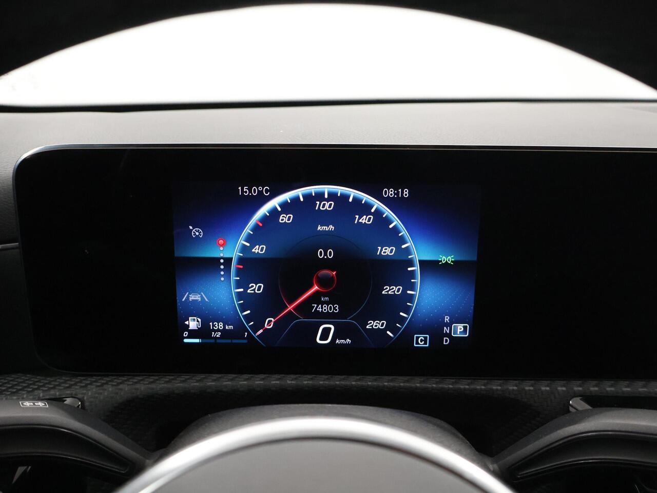 Mercedes-Benz A-KLASSE 180 Business Solution Luxury | Stoelverwarming | Achteruitrijcamera | Sfeerverlichting |