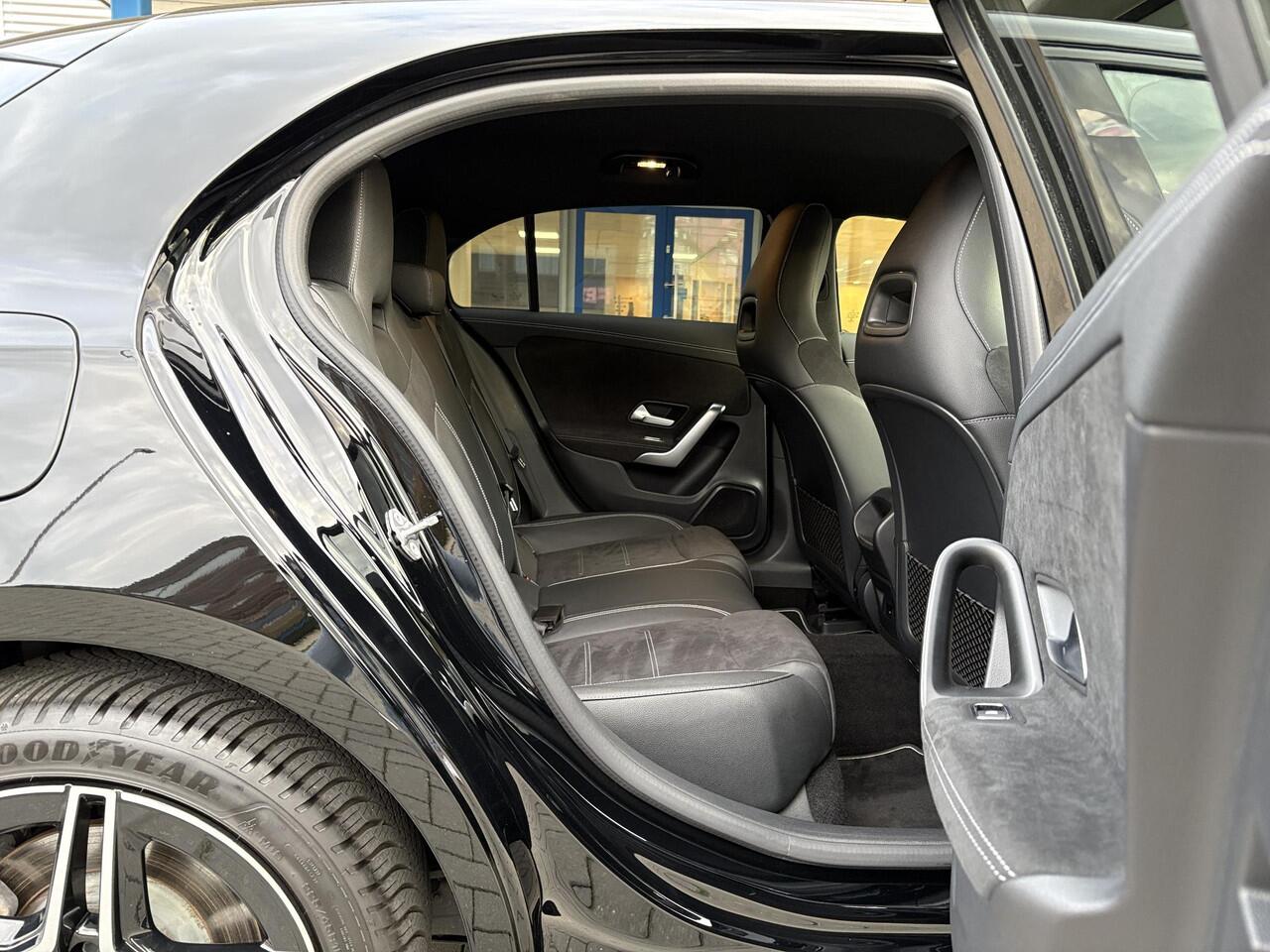 Mercedes-Benz A-KLASSE 250 e AMG Line | Stoelverwarming | Navigatie | Getint glas | PDC | Climate contol