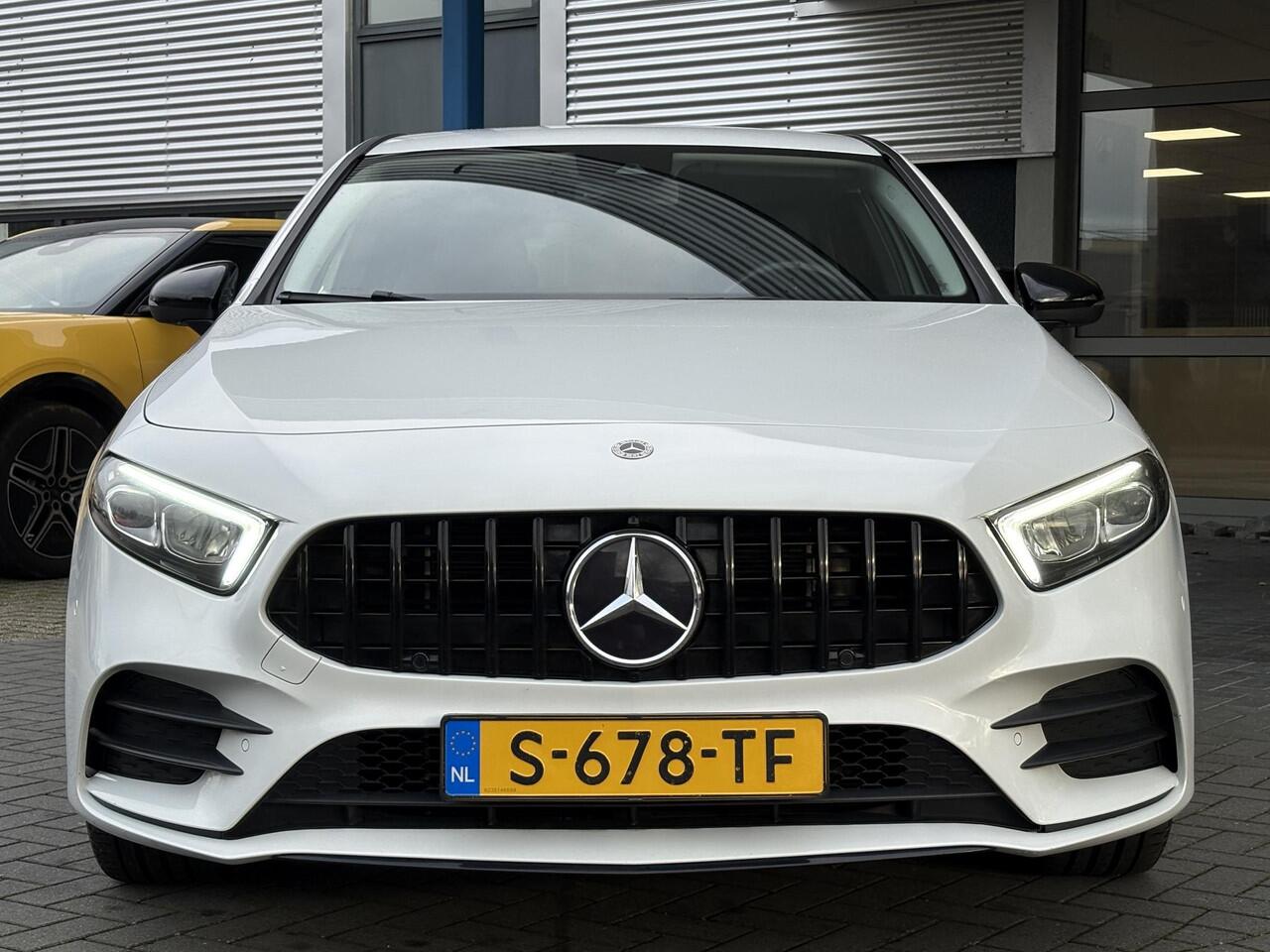 Mercedes-Benz A-KLASSE 250 e Business Solution AMG Limited | Wegklapbare trekhaak | Stoelverwarming | Half leder | Camera