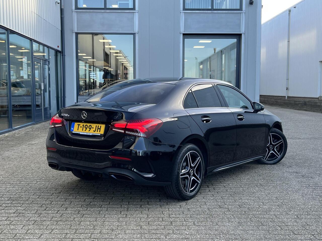 Mercedes-Benz A-KLASSE 250 e Premium Plus AMG | Voll.Historie/Navi/AMG-Pakket/Sfeerverlichting/18"/Afn.Trekhaak