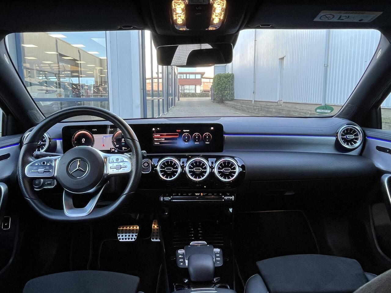 Mercedes-Benz A-KLASSE 250 e Premium Plus AMG | Voll.Historie/Navi/AMG-Pakket/Sfeerverlichting/18"/Afn.Trekhaak