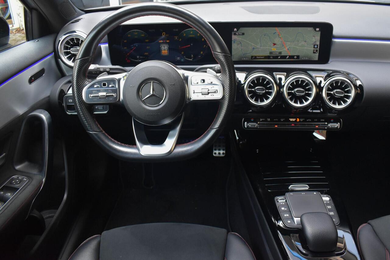 Mercedes-Benz A-KLASSE 180 AMG Pakket Sfeer Stoelverwarming Navi