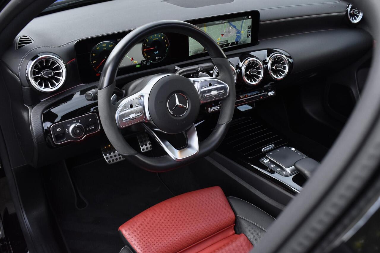 Mercedes-Benz A-KLASSE 250 e AMG Line -Pano - camera - CarPlay