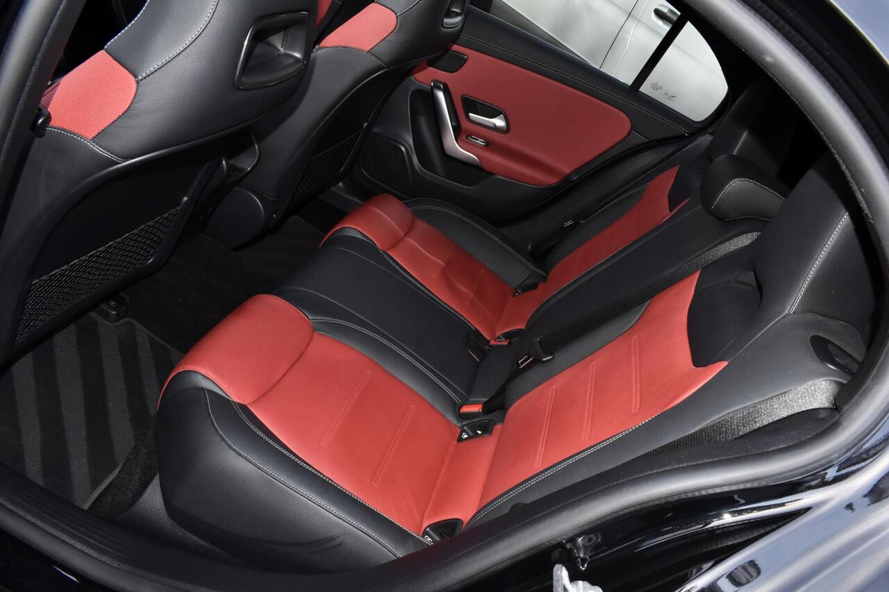 Mercedes-Benz A-KLASSE 250 e AMG Line -Pano - camera - CarPlay