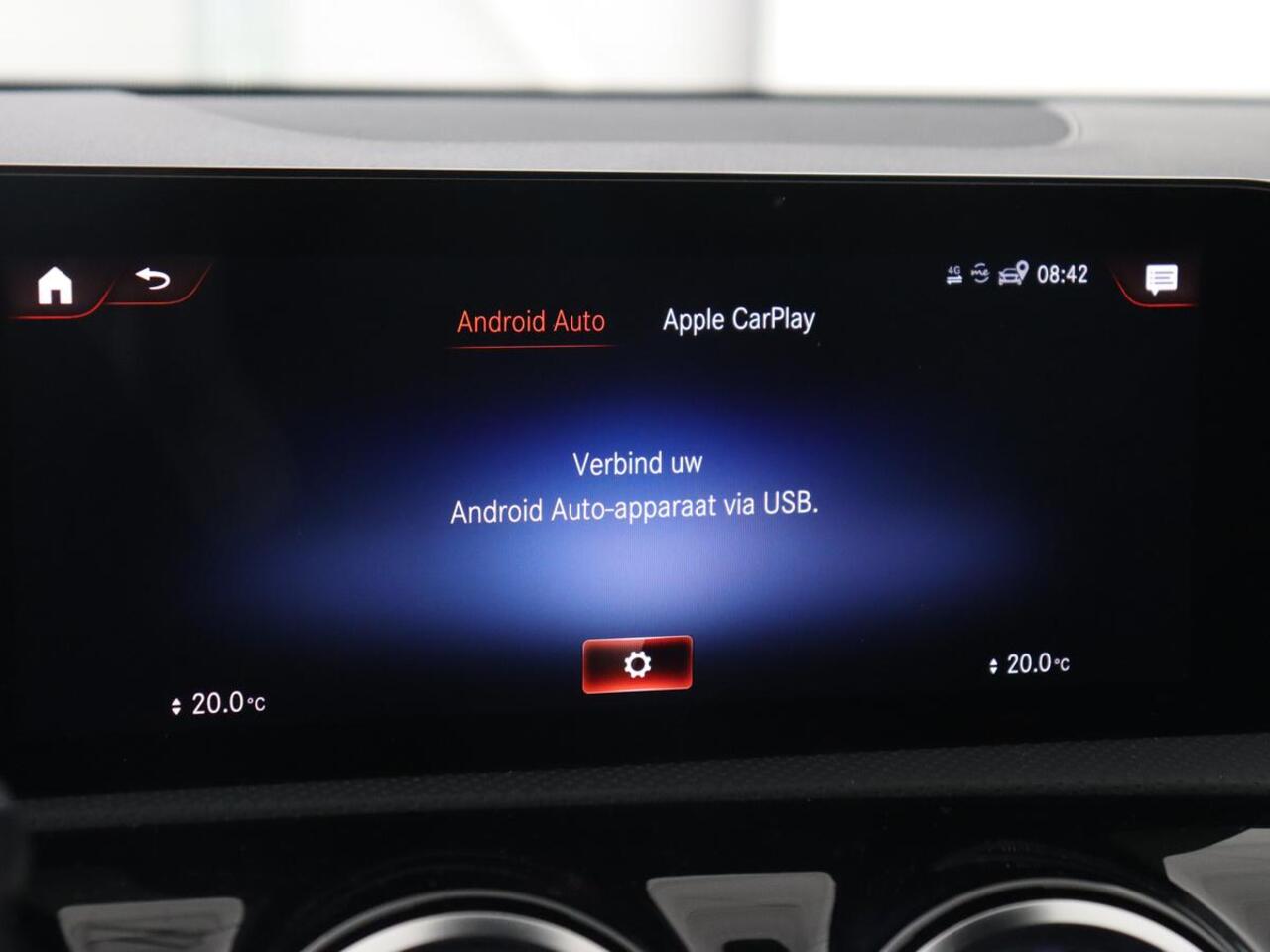 Mercedes-Benz A-KLASSE 250e AMG Limited | Carplay | Stoelverwarming | Camera | Leder/Alcantara | Sfeerverlichting | Navigatie | Park Assist | Full LED | DAB | Widescreen | Climate control | PHEV | Plug In