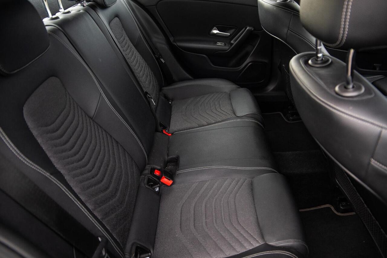 Mercedes-Benz A-KLASSE 250 e Business Solution Luxury Limited AUTOMAAT / LEDER / CRUISE CONTROLE / CAMERA / CARPLAY