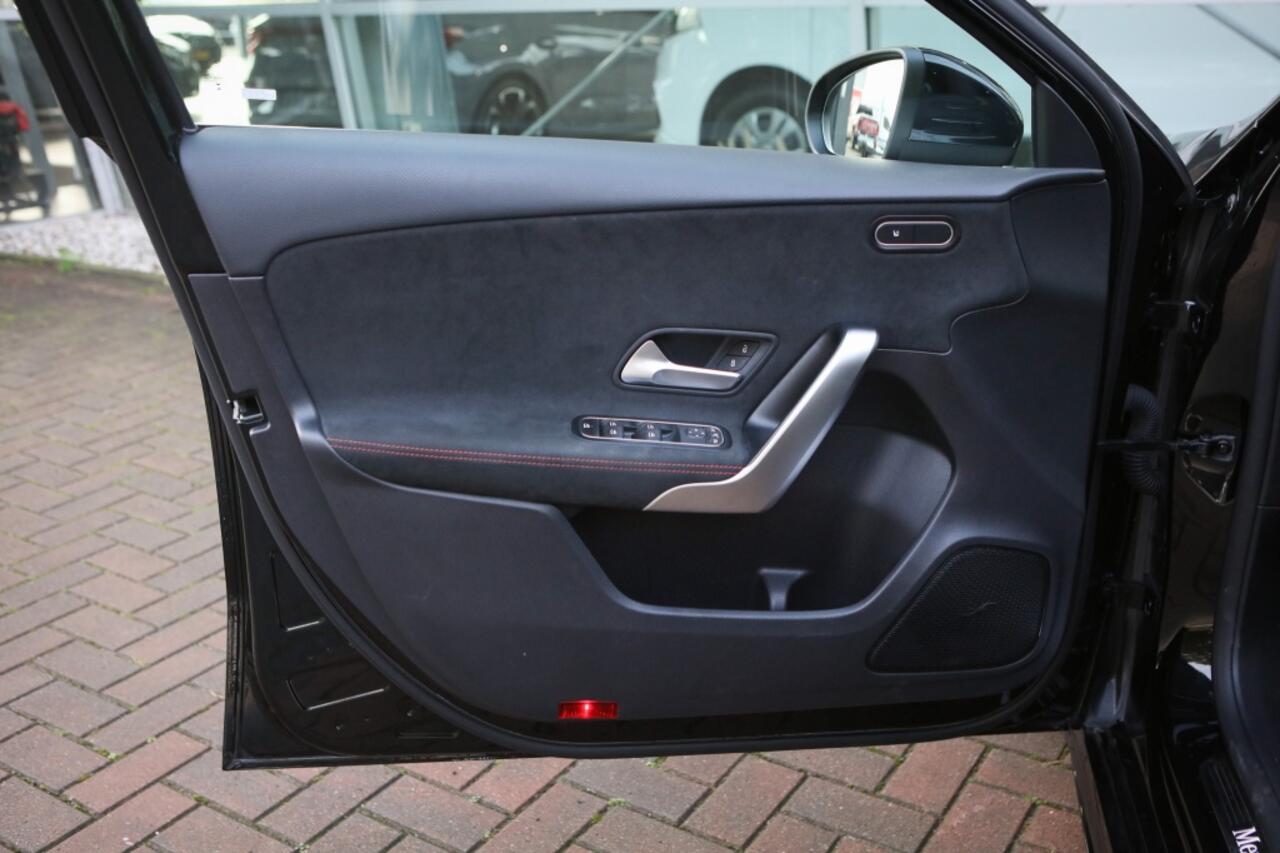 Mercedes-Benz A-KLASSE 200 Bns Sol. AMG | Sfeerverlichting |