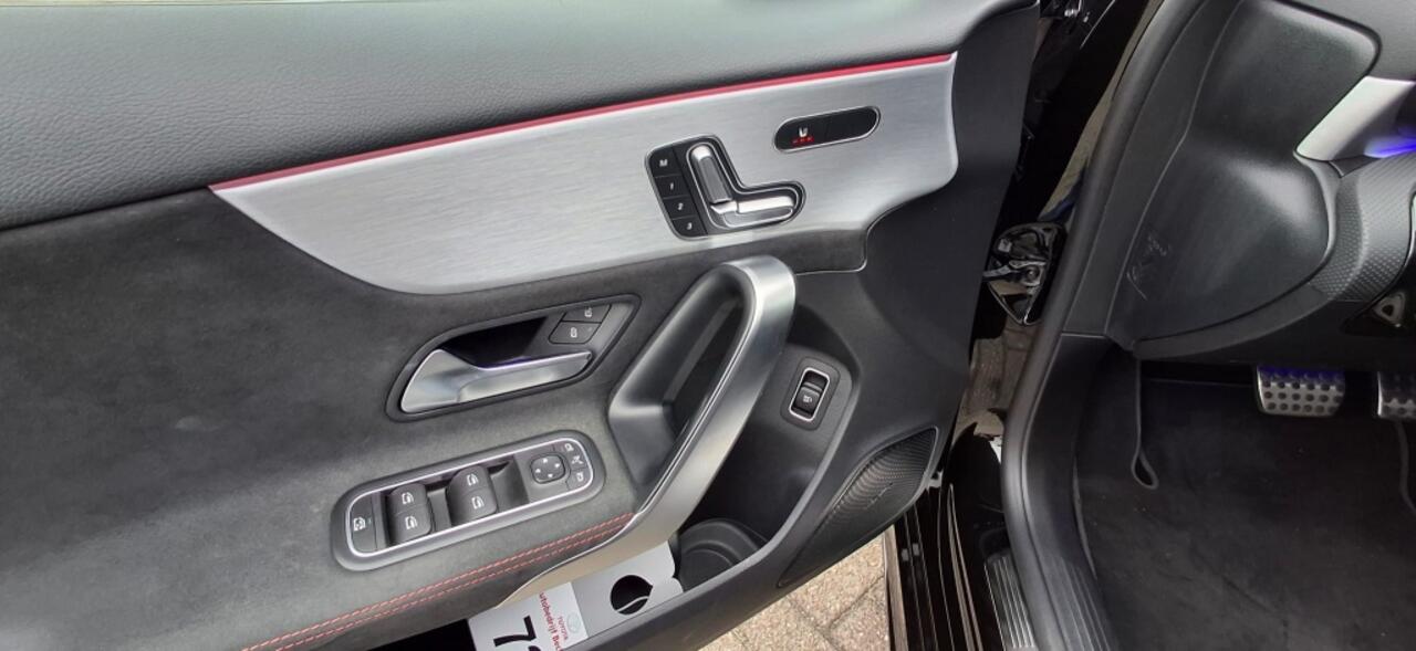 Mercedes-Benz A-KLASSE 180 Business Solution AMG NLauto | All-in | 1e eigenaar | dealer