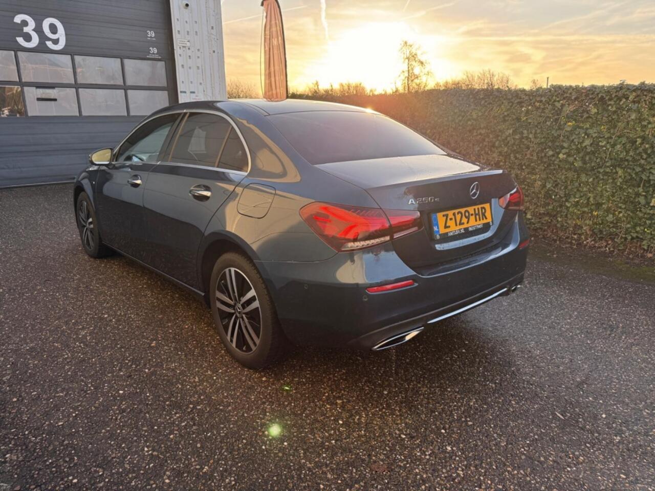 Mercedes-Benz A-KLASSE - 250 e Premium Plus