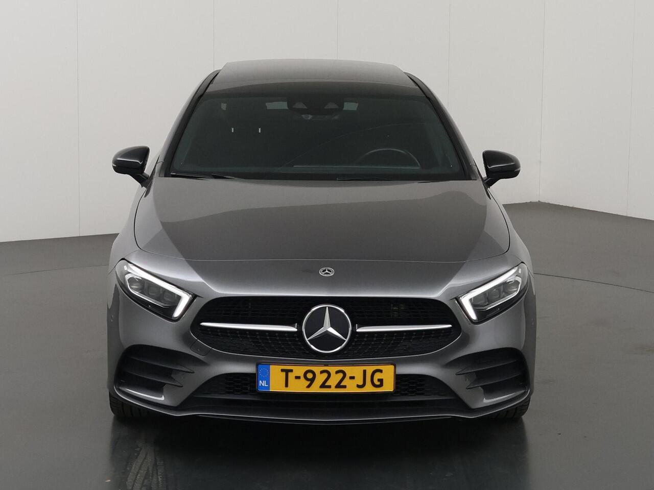Mercedes-Benz A-KLASSE 250 e Advantage | Night | Panoramadak | Burmester | Sfeerverlichting | Stoelverwarming |