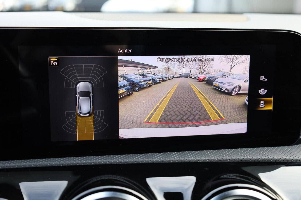 Mercedes-Benz A-KLASSE 250 e Premium AMG FULL-LED WIDESCREEN SFEERVERL. NIGHTPAKKET LEER/ALCANTARA STOELVERW. CARPLAY CAMERA 2XPDC 18''LMV