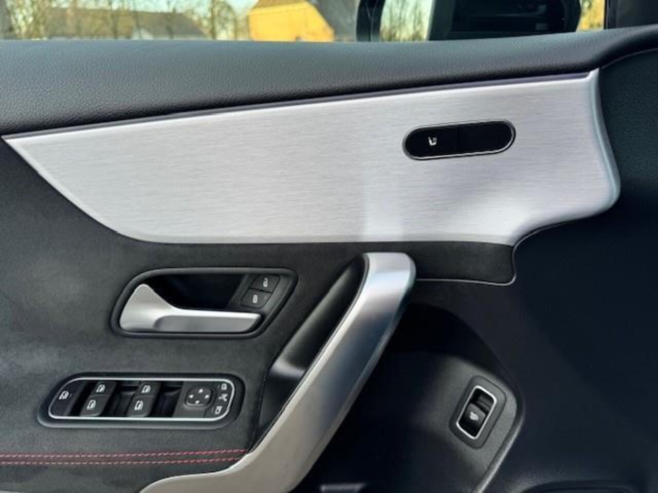 Mercedes-Benz A-KLASSE 180 Business Solution AMG/Sfeerverlichting/360Camera/Acarplay