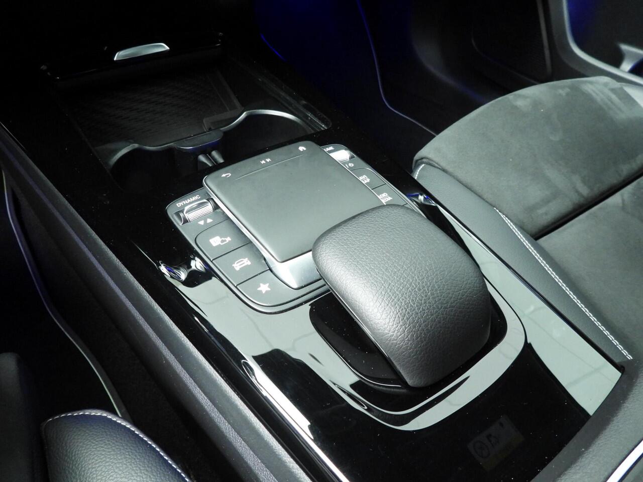 Mercedes-Benz A-KLASSE 250 e Business Solution AMG Limited | Stoelverwarming | Navi