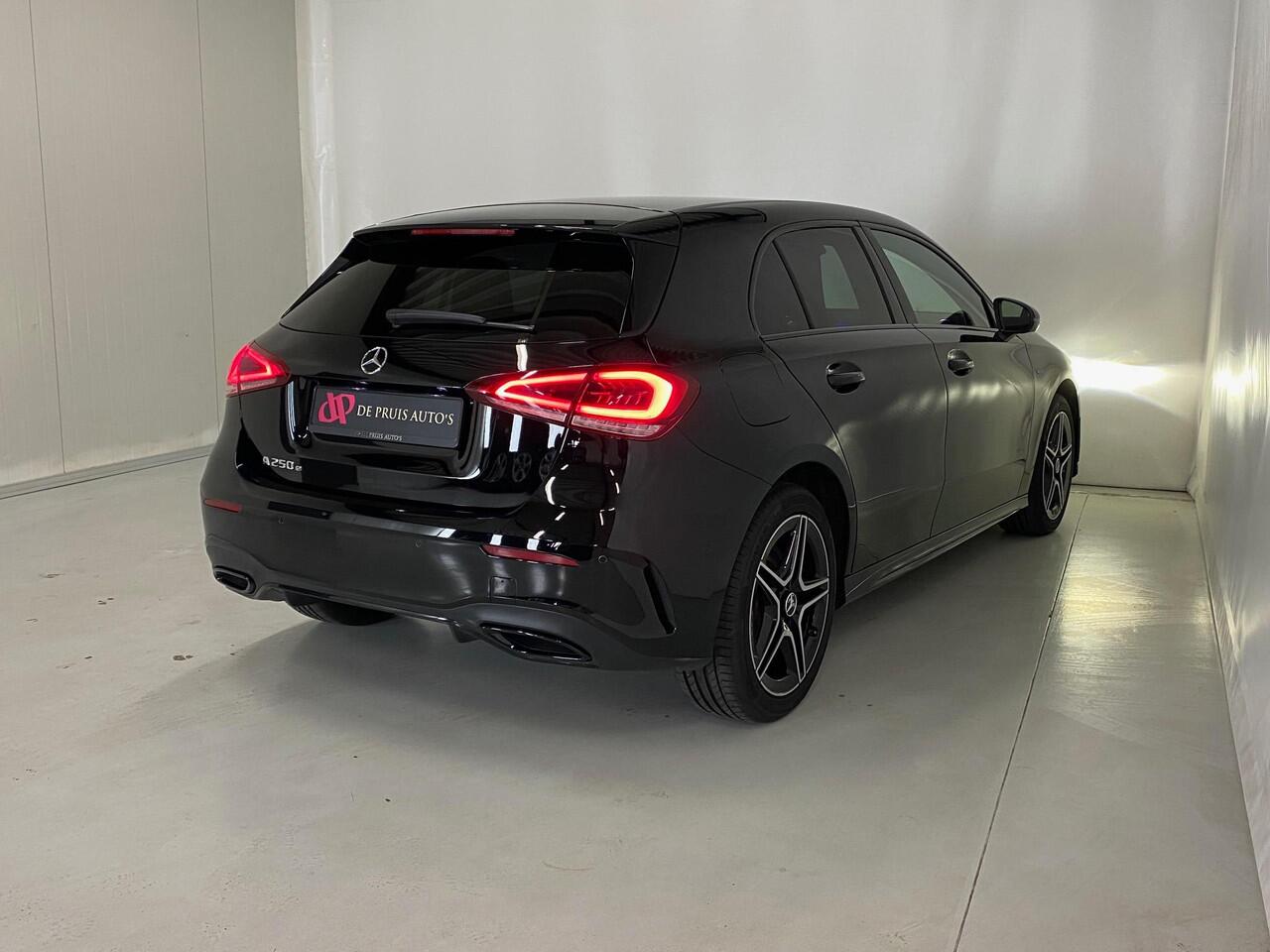 Mercedes-Benz A-KLASSE 250 e Business Solution AMG Limited Camera Trekhaak Wegklapbaar Navi Led Apple Carplay MBUX