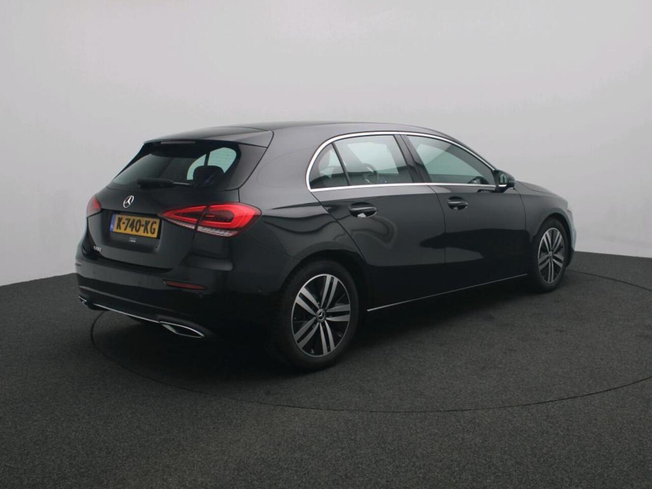 Mercedes-Benz A-KLASSE 180 Business Solution Luxury | Achteruitrijcamera | Sfeerverlichting | Stoelverwarming | Widescreen