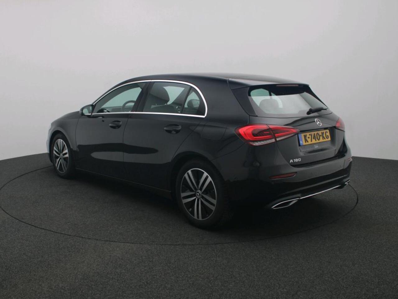 Mercedes-Benz A-KLASSE 180 Business Solution Luxury | Achteruitrijcamera | Sfeerverlichting | Stoelverwarming | Widescreen
