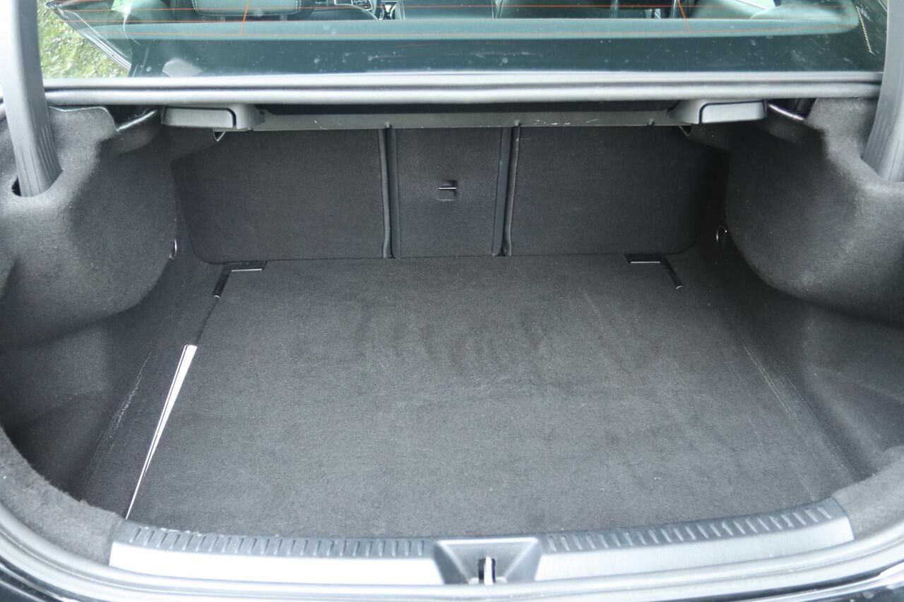 Mercedes-Benz A-KLASSE 180 BUSINESS SOLUTION AUT. | ORIG. NL | WIDESCREEN | TREKHAAK | CARPLAY | CAMERA | LED | STOELVERW.