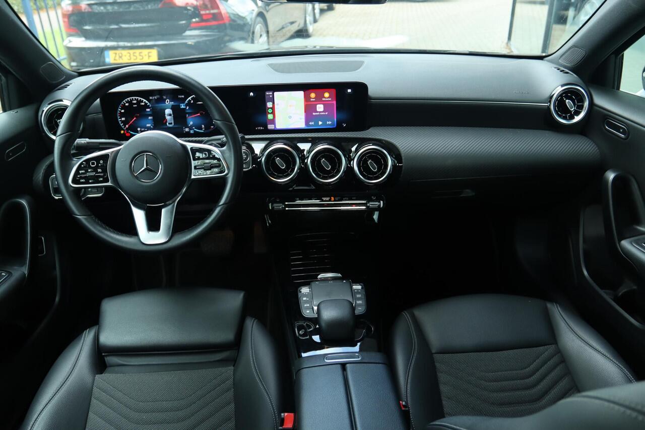 Mercedes-Benz A-KLASSE 180 BUSINESS SOLUTION AUT. | ORIG. NL | WIDESCREEN | TREKHAAK | CARPLAY | CAMERA | LED | STOELVERW.