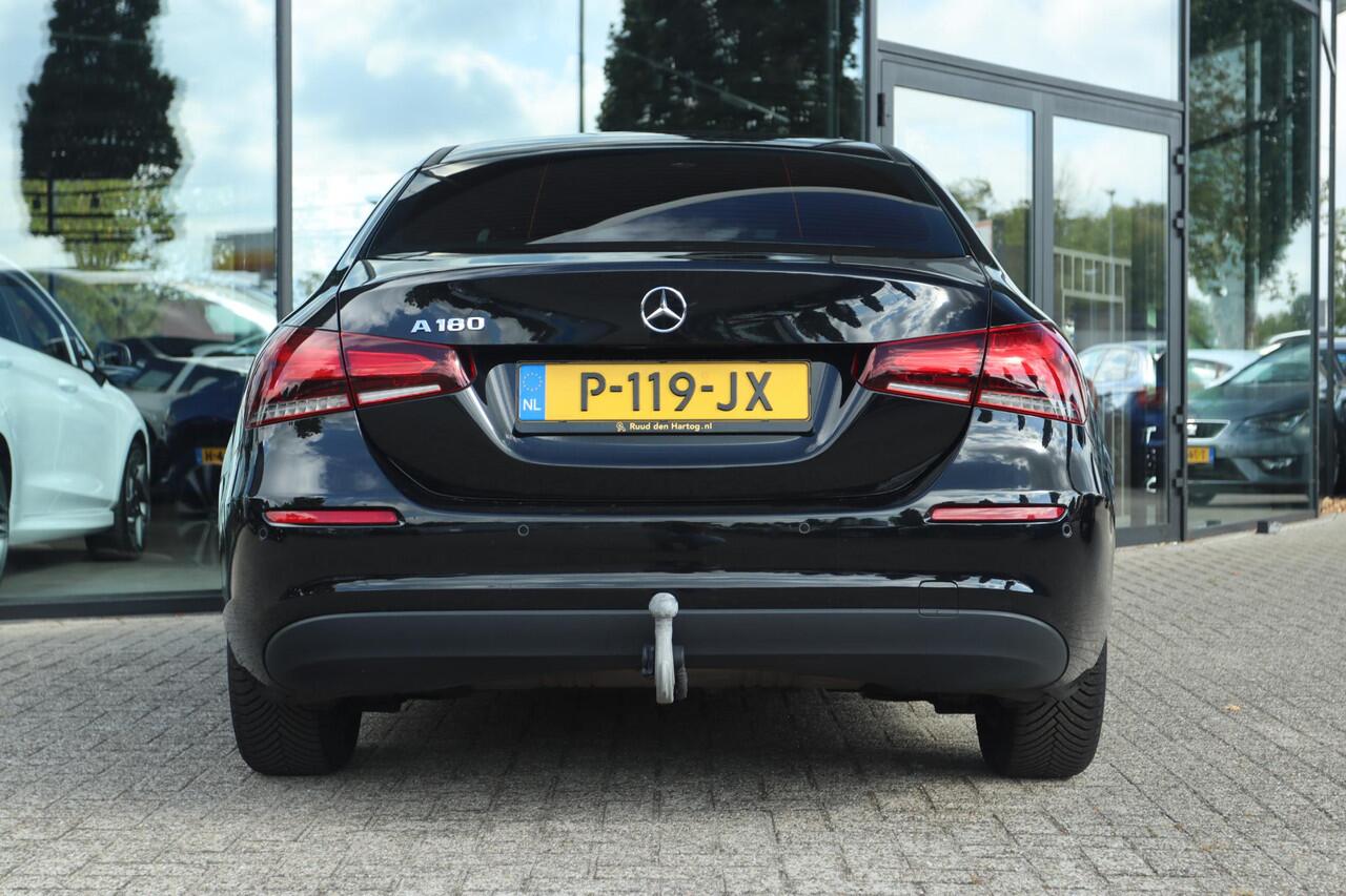 Mercedes-Benz A-KLASSE 180 BUSINESS SOLUTION AUT. | ORIG. NL | WIDESCREEN | TREKHAAK | CARPLAY | CAMERA | LED | STOELVERW.
