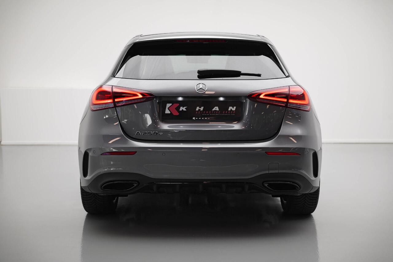 Mercedes-Benz A-KLASSE 250 e AMG Line |Pano|Dodehoek|Draadloos Laden|