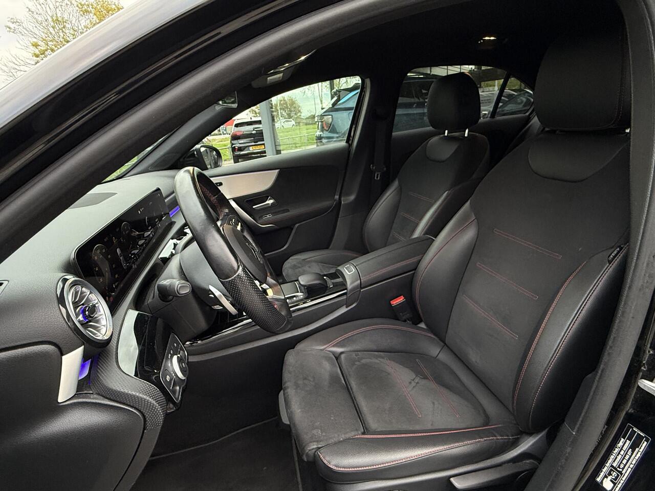 Mercedes-Benz A-KLASSE 180 Aut. Business Sol. AMG | Trekhaak | Navi | Camera | Sfeer Verlichting |