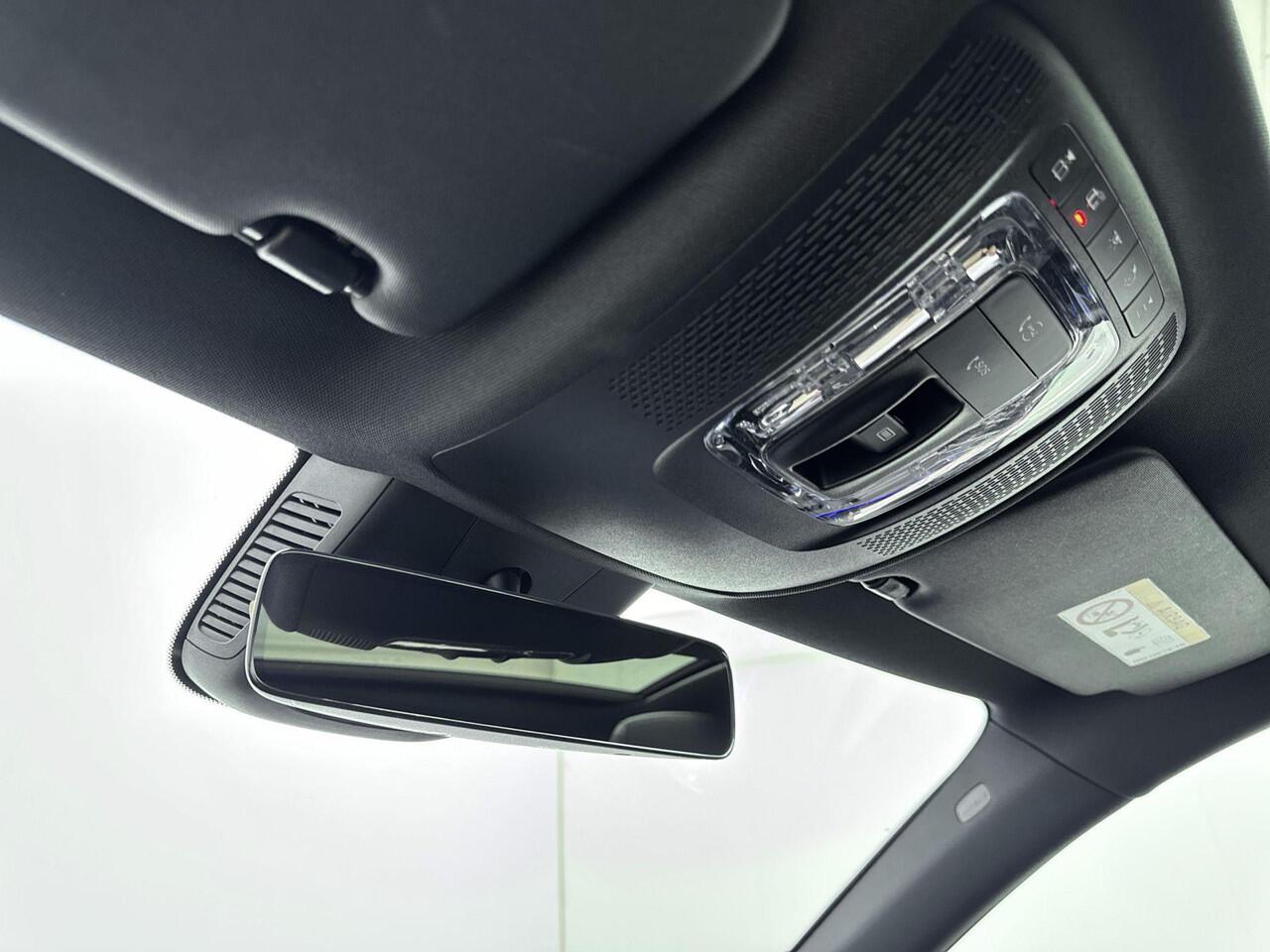 Mercedes-Benz A-KLASSE 200 Business Solution AMG 163PK | Schuif-/Kanteldak | Wegklapbare Trekhaak | Memory Stoelen | Sfeerverlichting | Achteruitrijcamera | Stoelverwarming | Apple CarPlay & Android Auto