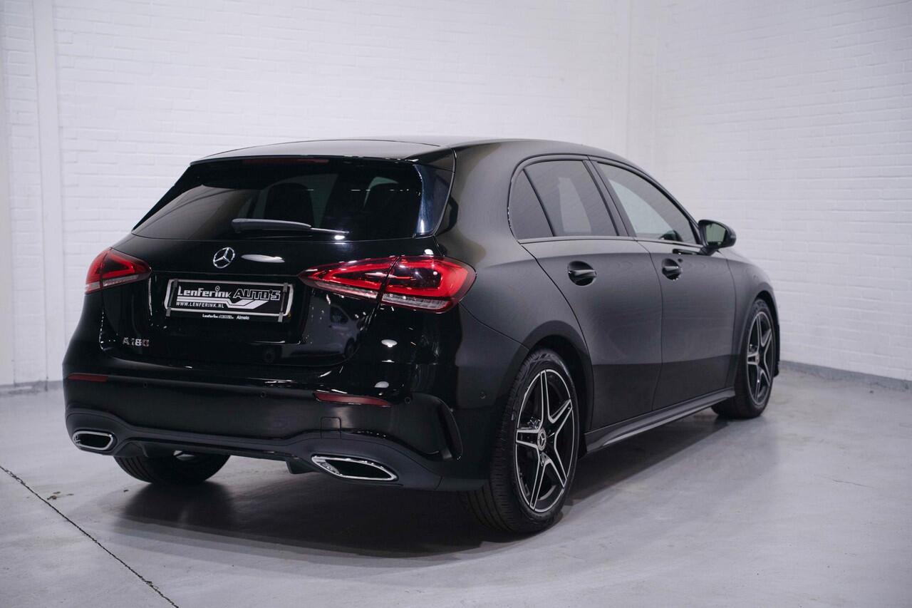 Mercedes-Benz A-KLASSE 180 Business Solution AMG Navi Camera PDC v+a Sfeerverlichting Led koplampen NAP Wegklapbare trekhaak