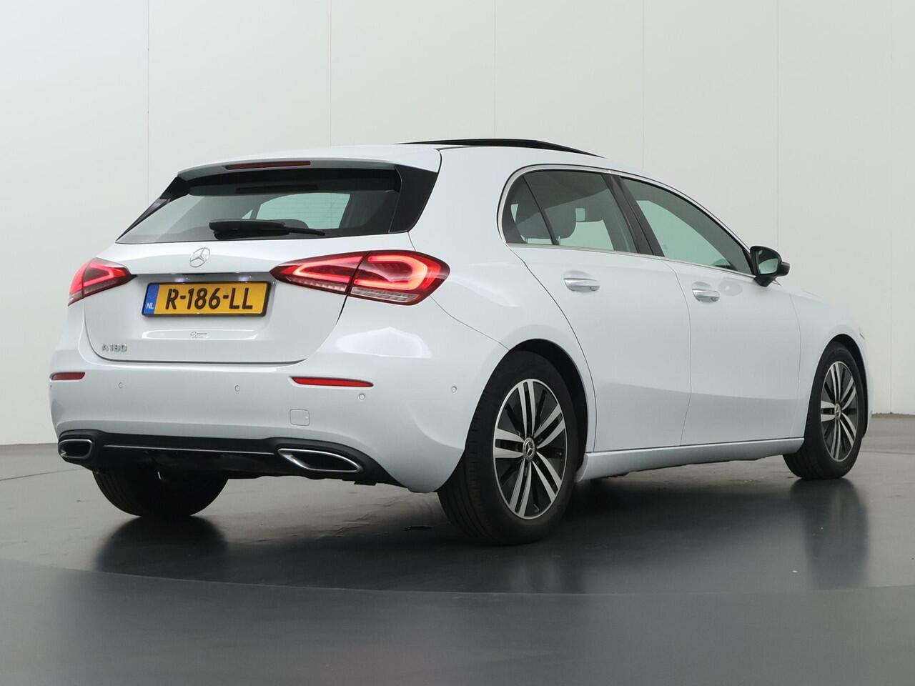 Mercedes-Benz A-KLASSE 180 Luxury | Panoramadak | Memory | Multibeam | Keyless | Distronic |